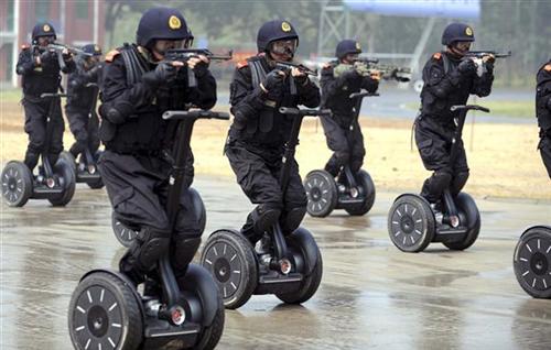 [Image: chinesecops.jpg]